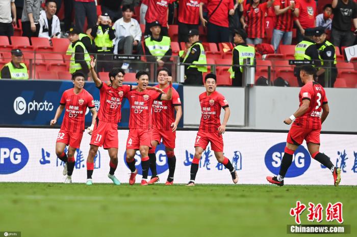 海港在与山东泰山1-1握手