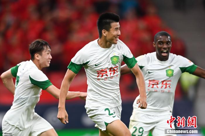海港在与山东泰山1-1握手言和后，凭借积累的领