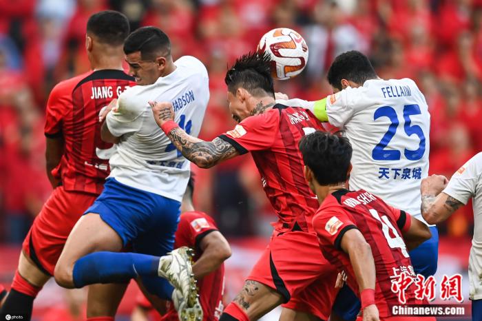 海港在与山东泰山1-1握手言和后，凭借积累的领