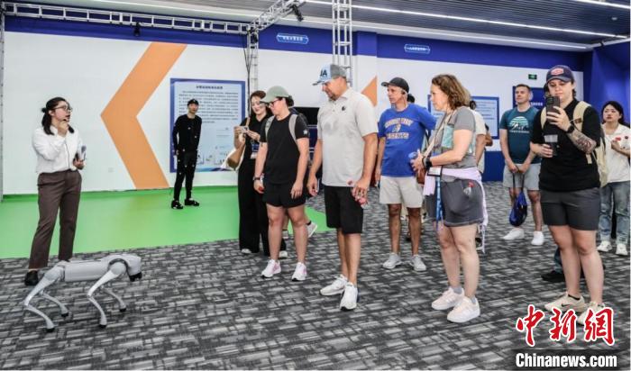 中美冰球交流访问开启合