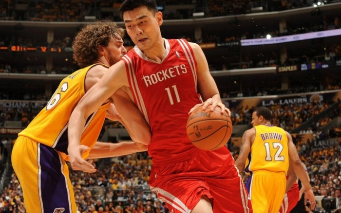 姚明NBA生涯9340万美元薪资扣除后实际到手近半