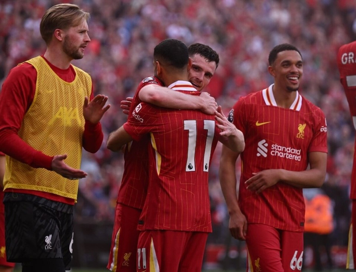 萨拉赫盛赞罗伯逊传奇地位 离队告别引发球迷热